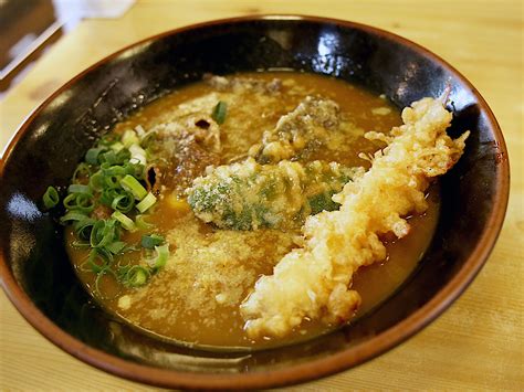 梅田 カレーうどん - 大阪の味覚を探る