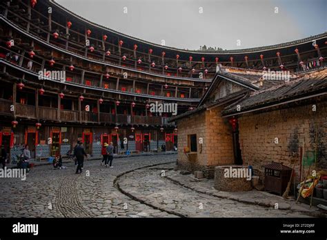 Meizhou Hakka Tulou Cluster - Een architecturaal wonder en een kijkje in de geschiedenis!