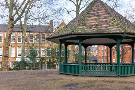 Arnold Circus, Een Architecturaal Juweel en Oase van Rust in het Hart van Londen!