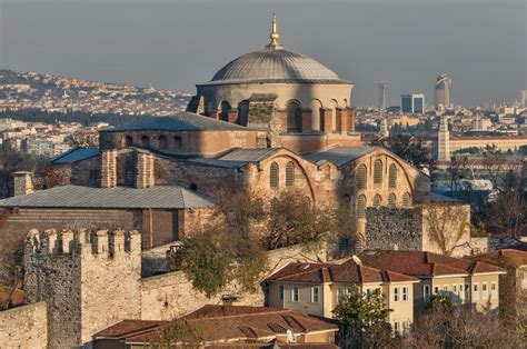 De Daming Tempel: Een Oase van Kalmte en Byzantijnse Architectuur!