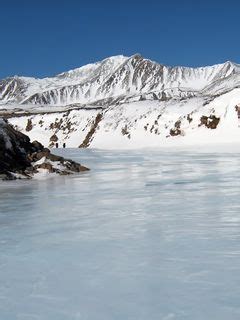  De Zogang-gletcher: Een🧊 Gigantische IJsrivier in de Bergen van Tibet!